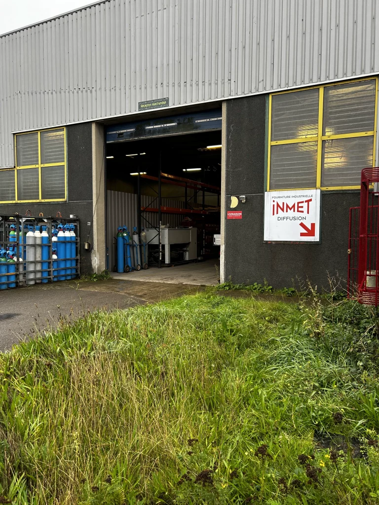 INMET Diffusion fourniture industrielle à Calais (62) porpose de venir chercher ses produits en showroom